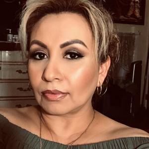 Meet your Posher, Amparo